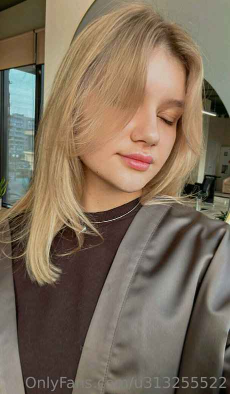 pervokursnica xxx actress pictures