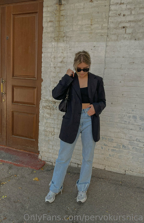 pervokursnica model nudes photos