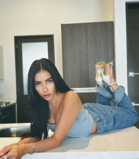 Osiris Mendez hot star img