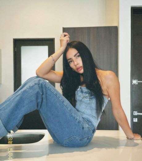 Osiris Mendez hd actress picture