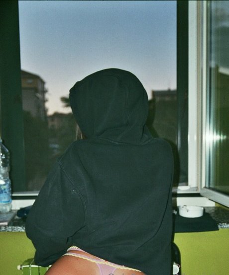 larajuice model top image