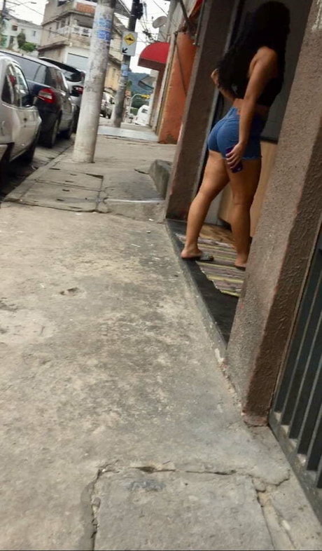 ConteUdo Escondido pretty actress pic