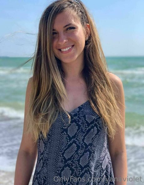 yanaviolet star naked img