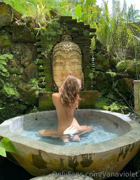 yanaviolet model exclusive gallery