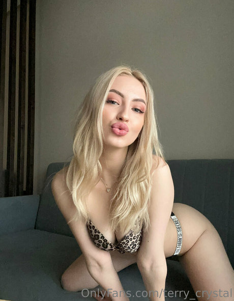 terry crystal sexy actress pics