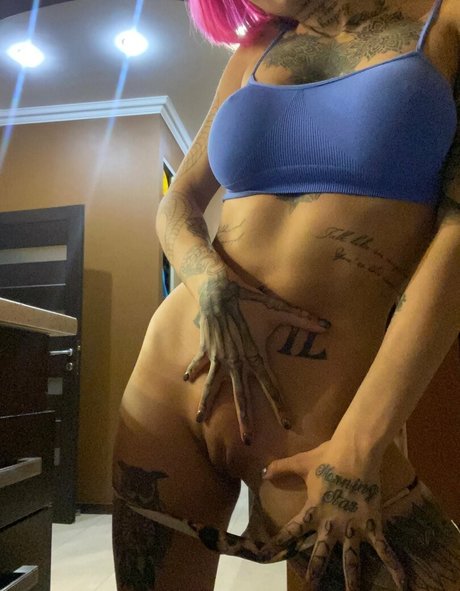 arielgratis model best photo