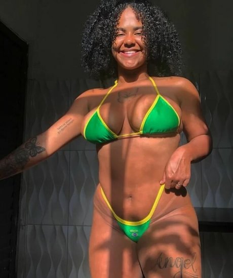 Gaby Mendes star best photos