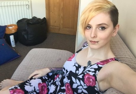 trincyboid naked actress images