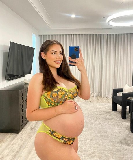 Nazanin Kavari pornstar art image