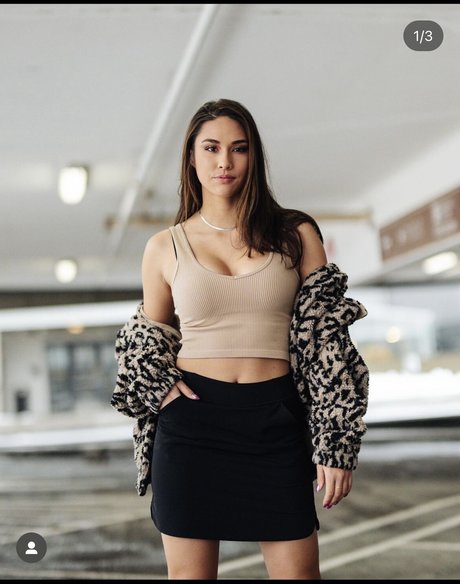 Sarah Decker star nude archive