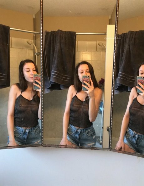 smile onlyfans beautiful naked galleries