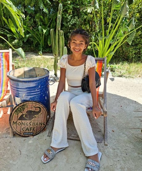 benzontoast hot star photo