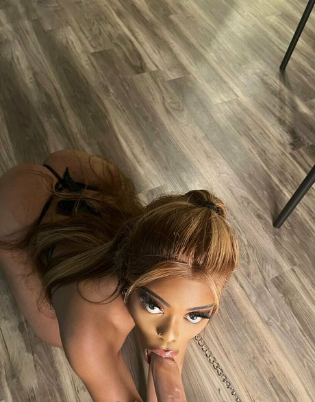 juiccygalore erotic model photos