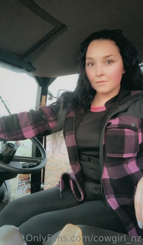 shaved onlyfans exclusive pic