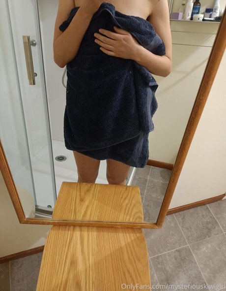 mysteriouskiwigirl hot model images