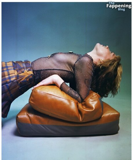 Violett Beane star image