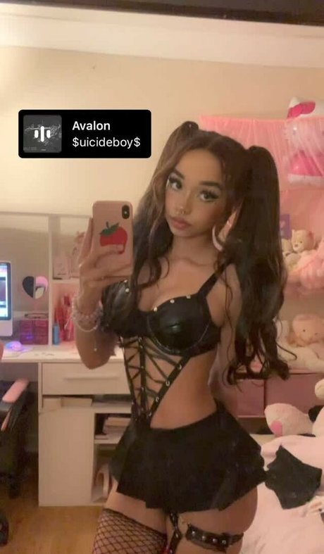 Lapbrat Zowey pretty pornstar pic