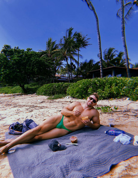 off grid onlyfans art naked photos