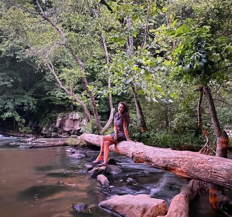 Amy Dumas star hd photos