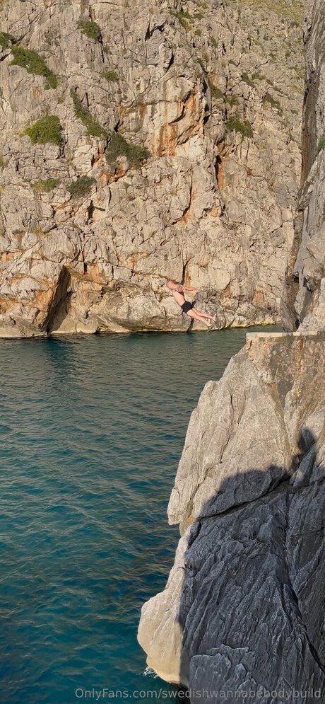Swedishwannabebodybuild model exclusive pictures