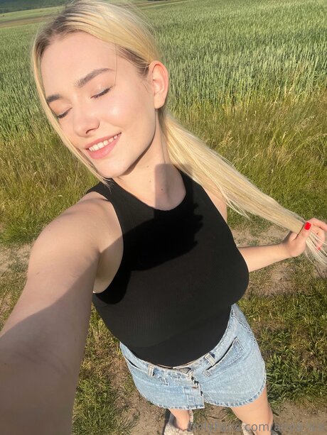 tiny asian onlyfans sexy nudes pics