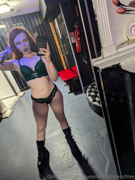 Queenofdarknessfree sex pornstar img