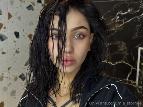 Ilona Candy top model images