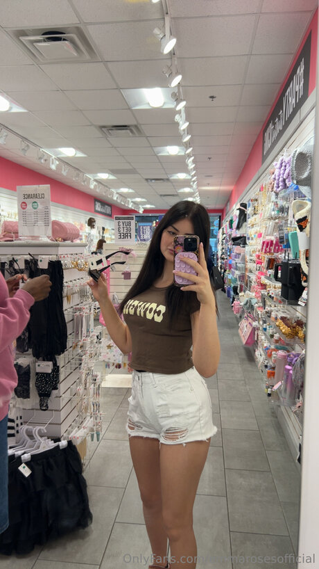 Emmarosesofficial pornstar nudes picture