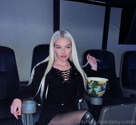 Daisy Cutie beautiful actress pictures