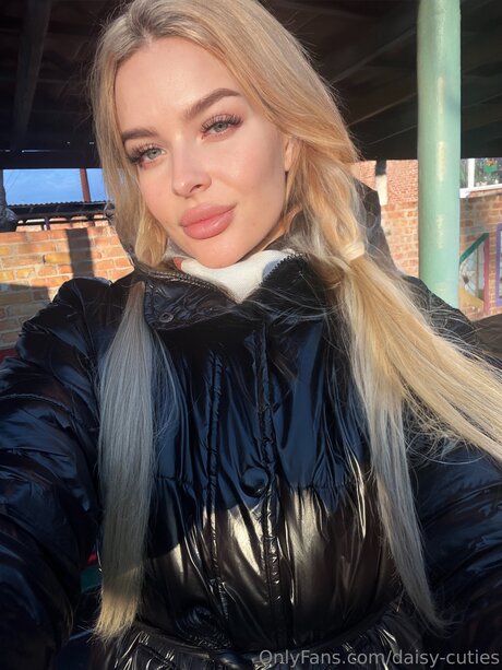 Daisy Cutie pornstar pretty pictures