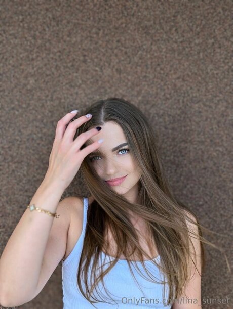 Lina Sunset erotic pornstar image