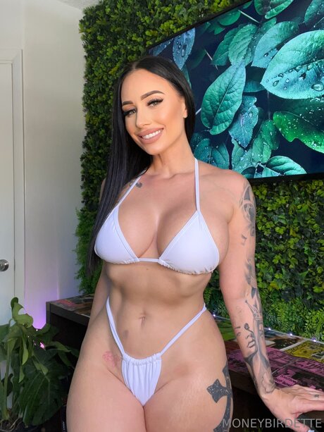 Moneybirdettevip pornstar adult pic