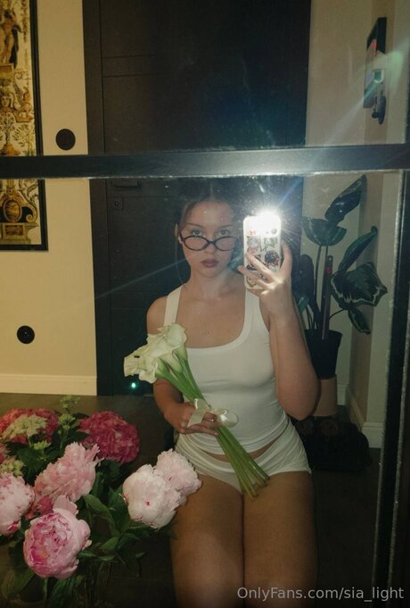 Sia Light star adult gallery