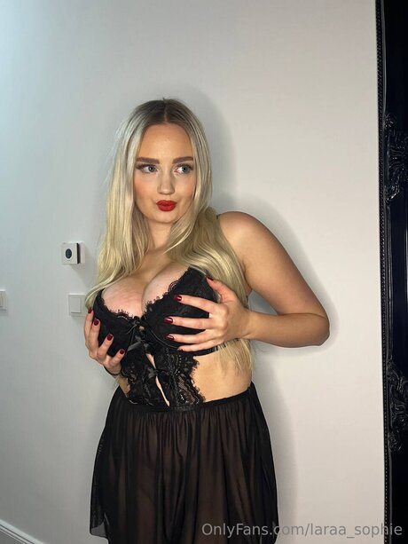 Cherryemmy nude model pics