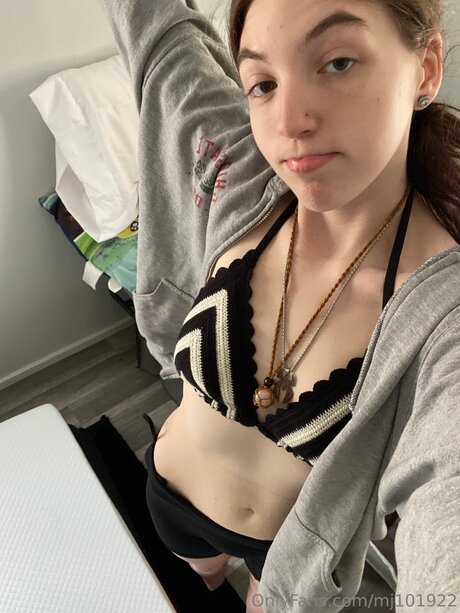 Mj101922 star adult image