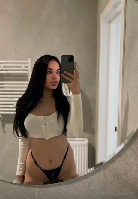 Ellafolverrr top model img