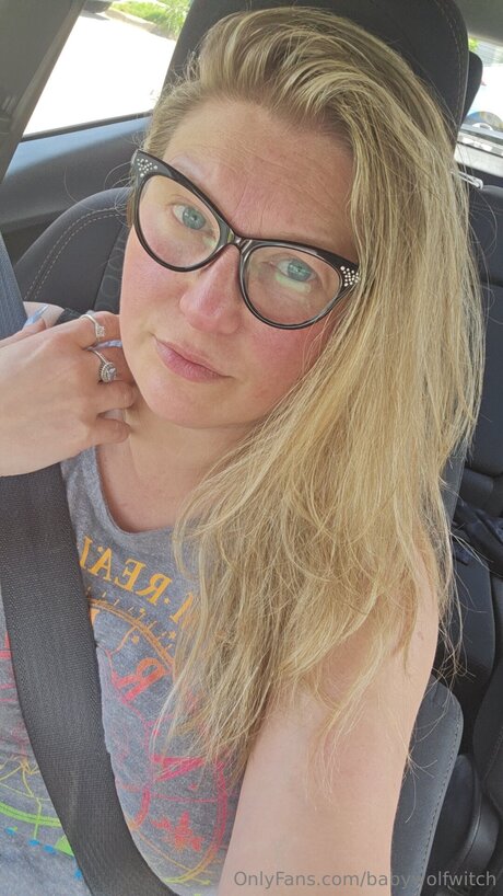 Babywolfwitch model nudes pic