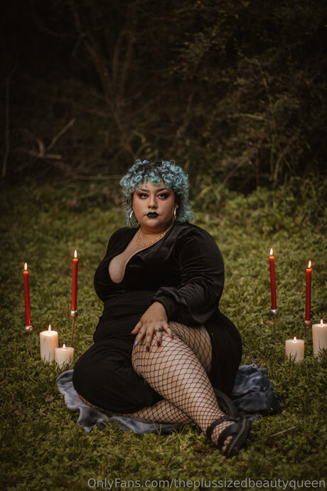 Theplussizedbeautyqueen star top pics