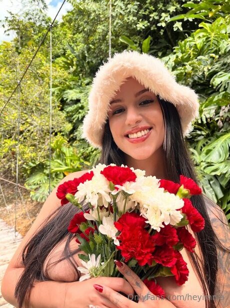 Heyimnia pretty model image