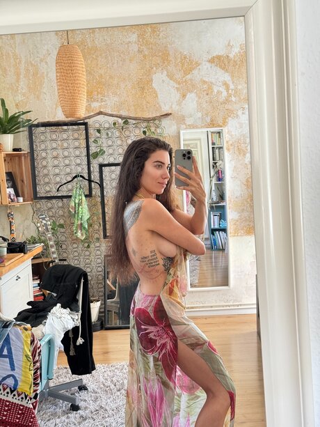 Kaira Xaen high quality model pic