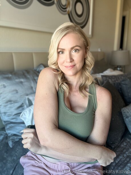 Thekatykatvip top pornstar photo