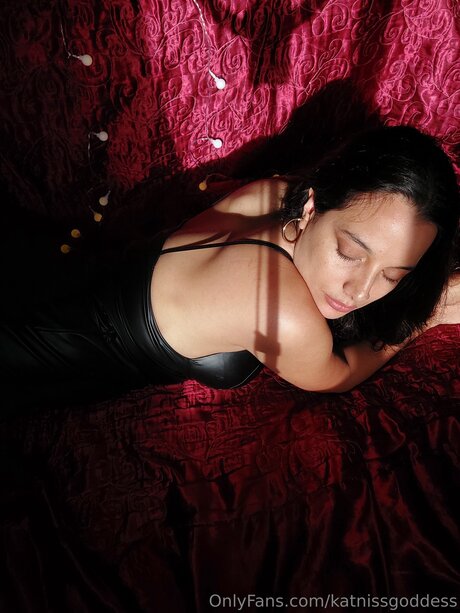 Katnissgoddess star nudes picture