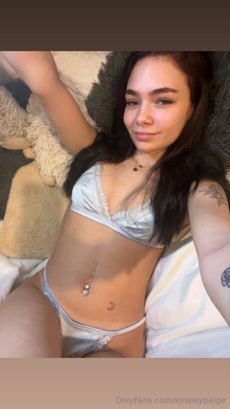 Kinsleypaige pornstar hot picture