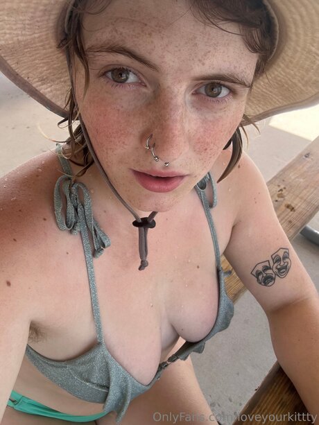 Loveyourkittty star beautiful photos