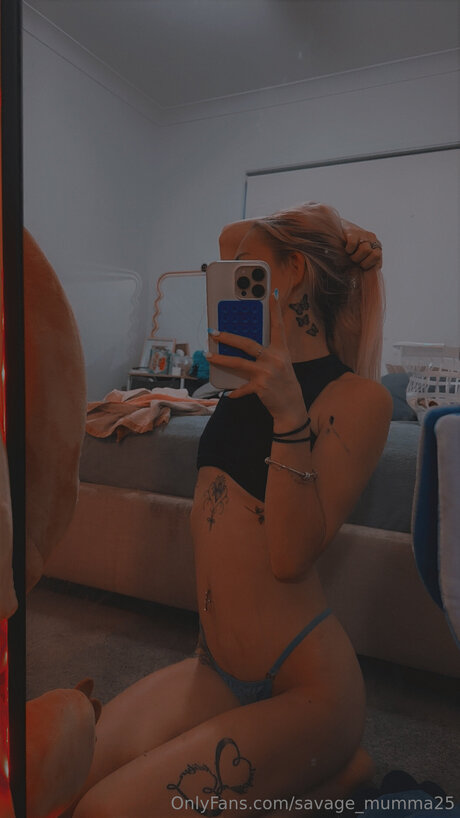 Savage Mumma25 model nudes picture