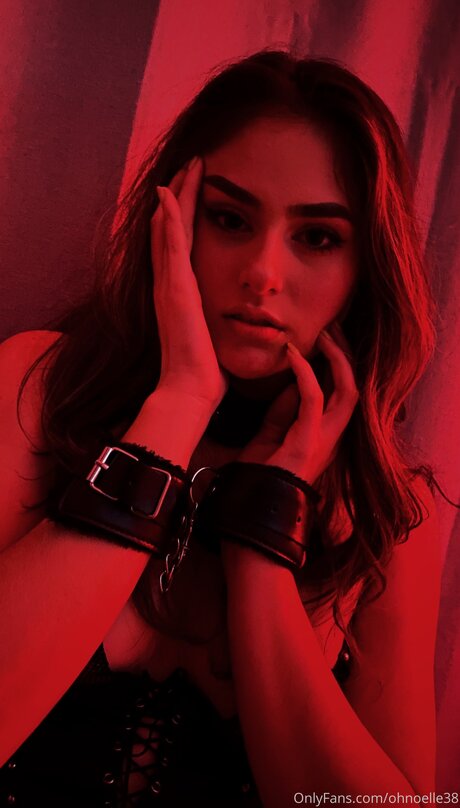Ohnoelle38 sex model pic