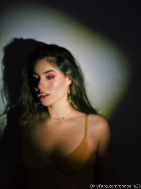 Ohnoelle38 hot model img