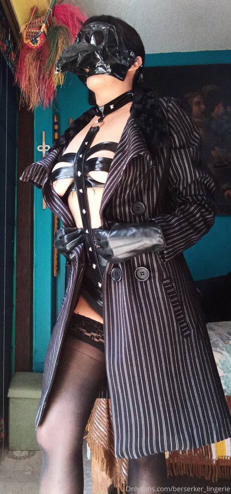 Berserker Lingerie pretty actress img