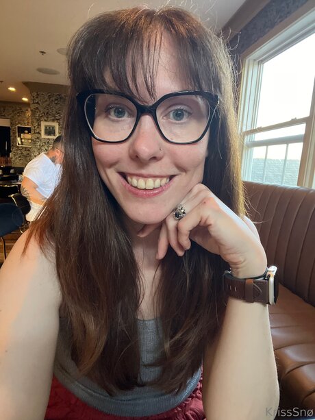 Kriss Sno model top images