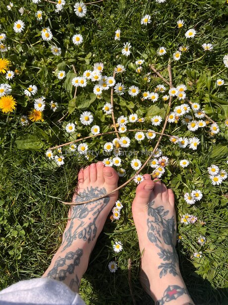 Sarahmoonsg model nude archive